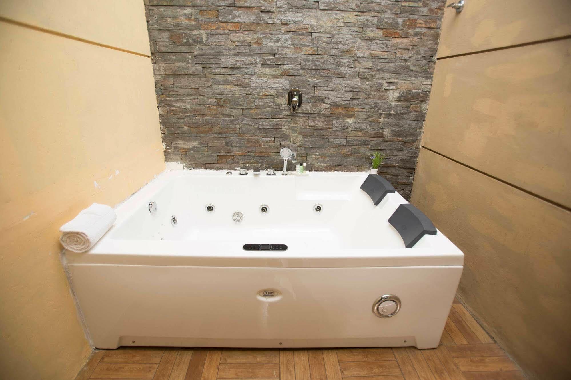 Anora Beach Resort Mahabalipuram Kūvattūr Εξωτερικό φωτογραφία